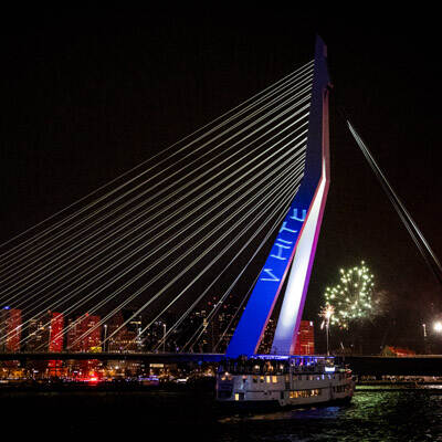 Projecties op de Erasmusbrug tijdens de jaarwisseling