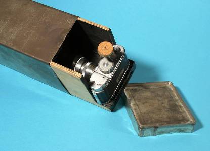 Verborgen camera in een blik, bedoeld voor statische observatie